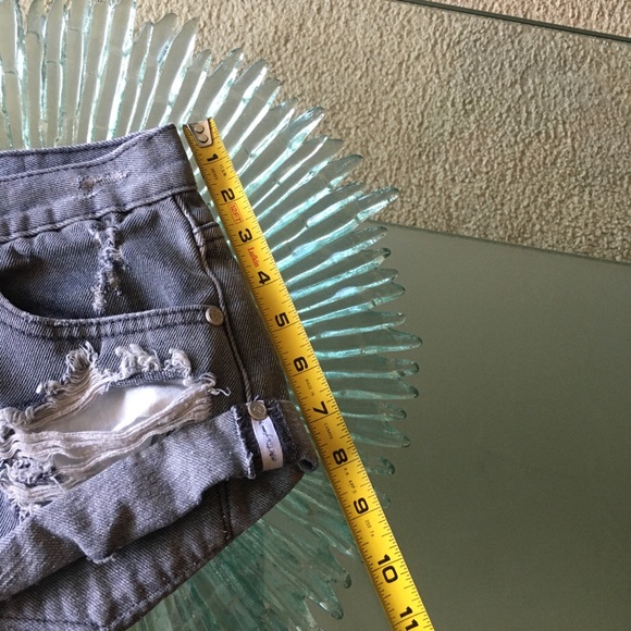 Sexy One Teaspoon Jean shorts - Picture 6 of 6